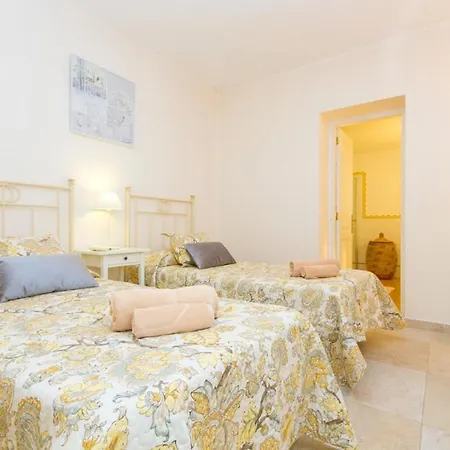 Puerto Del Carmen Sleeps 10 Pool Air Con Wifi Puerto del Carmen (Lanzarote)