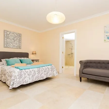 Vila Puerto Del Carmen Sleeps 10 Pool Air Con Wifi Puerto del Carmen (Lanzarote)
